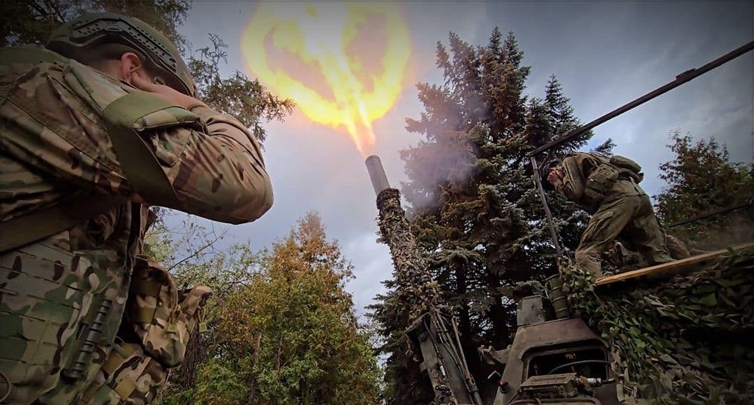 Стріляє броня російської окупаційної армії. Фото з відкритих джерел