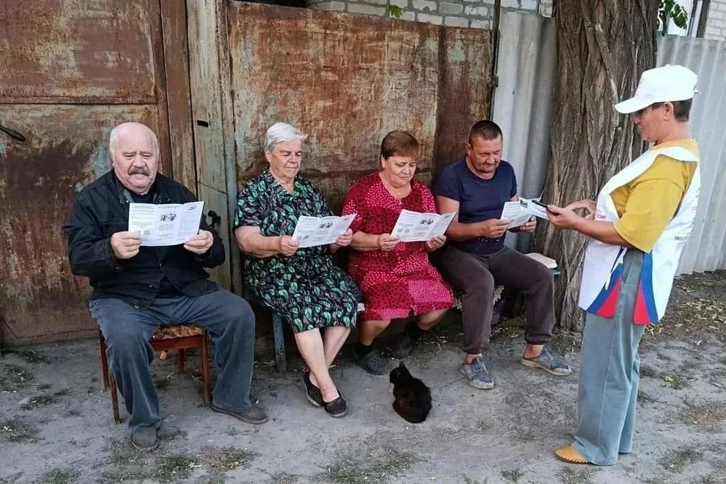 Передвиборча агітація у так званій "лнр". Фото з відкритих джерел