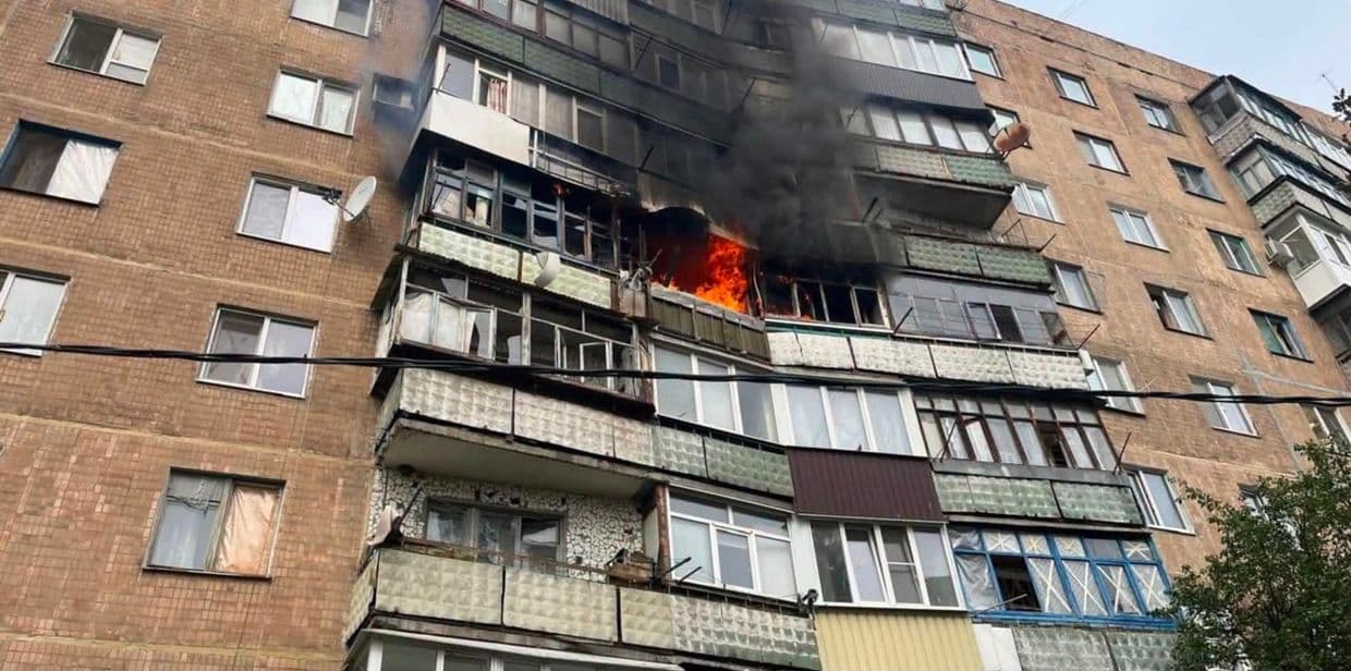 В Славянске спасатели потушили пожары, вызванные атаками FPV-дронов