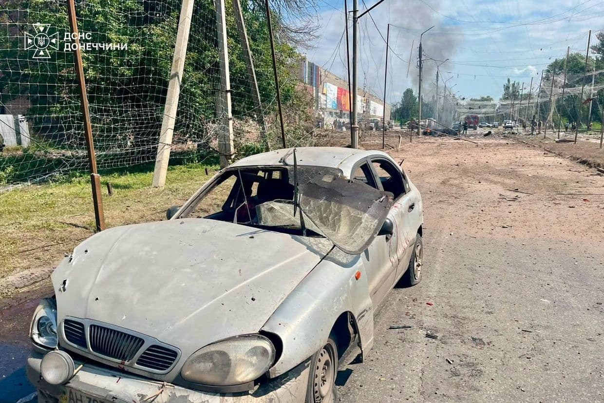 В Славянске продолжают ремонт дорог во время войны