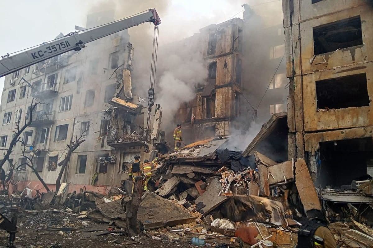 4 загиблих і 4 поранених: в Олександрівці документують наслідки російського бомбардування (фото)