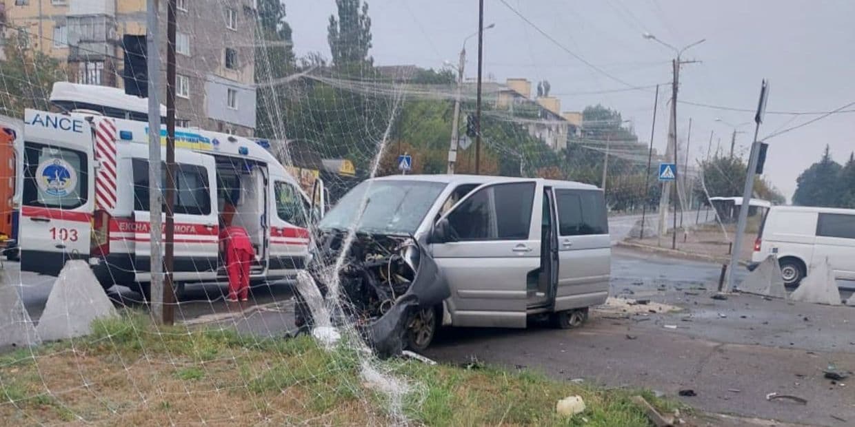 ДТП у Краматорську: рятувальники деблокували двох чоловіків, один із яких загинув (фото)