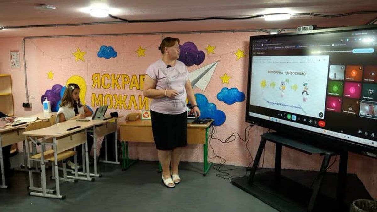Учителька з Маріуполя Тетяна Глебова увійшла до 10-ки фіналістів Global Teacher Prize Ukraine 2026: голосування триває