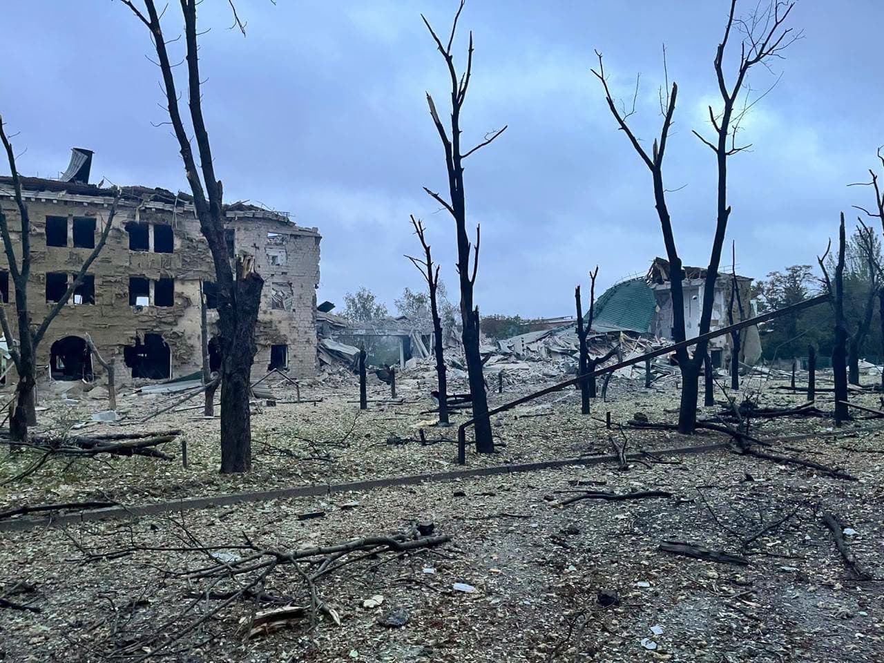 Обстріли Покровського та Краматорського районів: є руйнування та поранені, триває евакуація (фото)