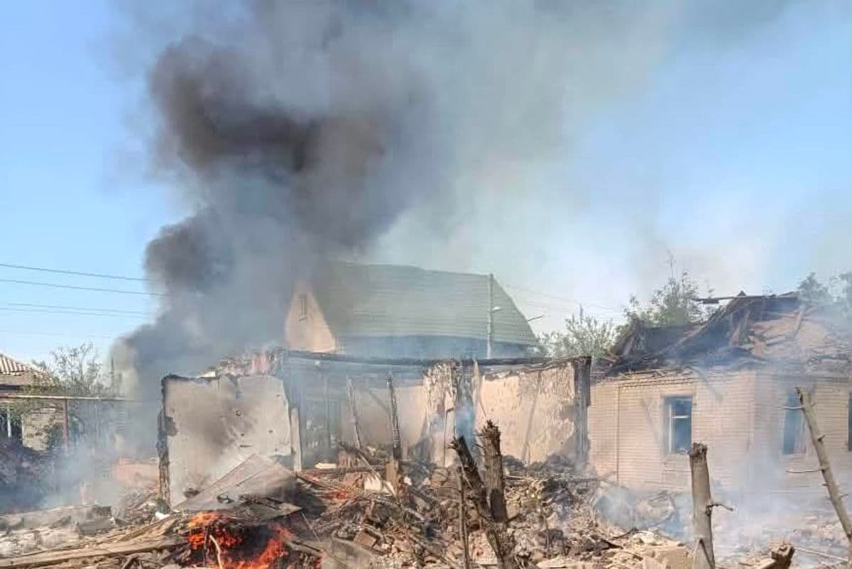 <em>Наслідки ворожих атак у Словʼянську. Фото: МВА</em>