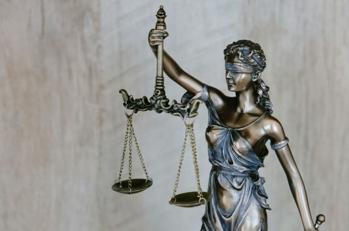 Феміда. Фото: Tingey Injury Law Firm / Unsplash