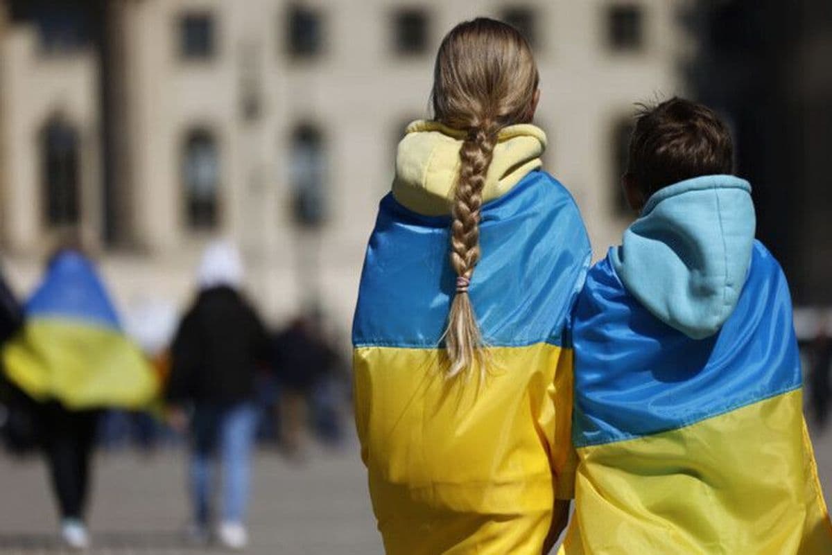 <em>Save Ukraine евакуювала з окупації 25 дітей та підлітків. Фото: Associated Press</em>