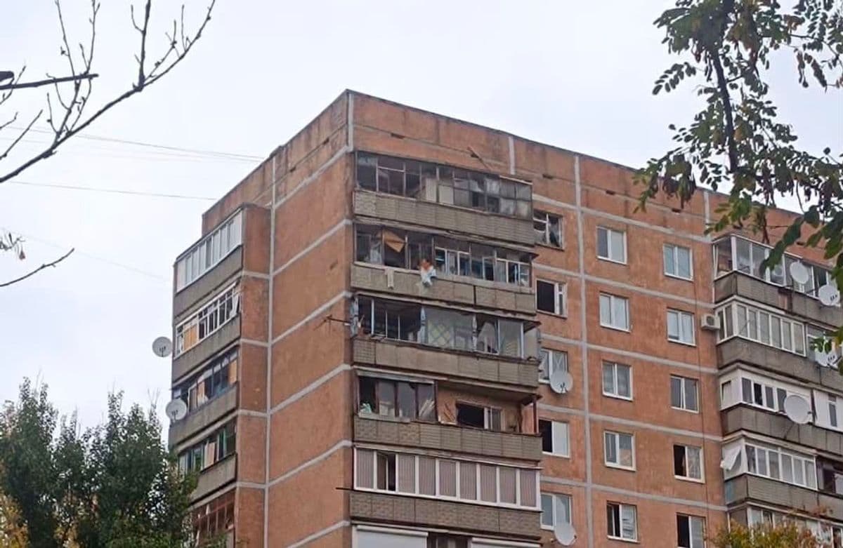 <em>Наслідки ворожих атак на Донеччині. Фото: поліції.</em>