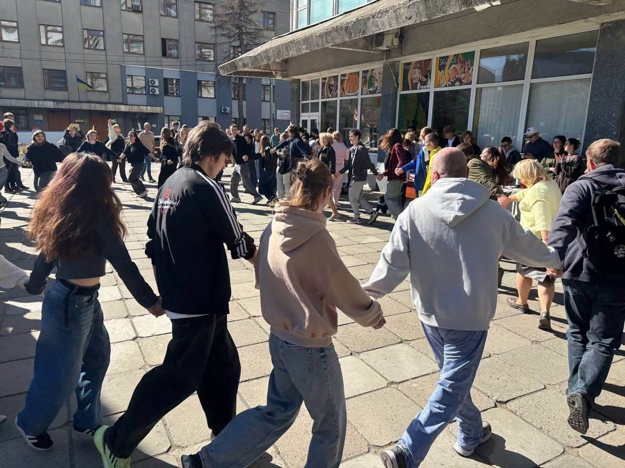 Маріупольці провели благодійний захід "Спільна справа — сильна Україна", щоб допомогти морпіхам із 38-ї бригади (фото)