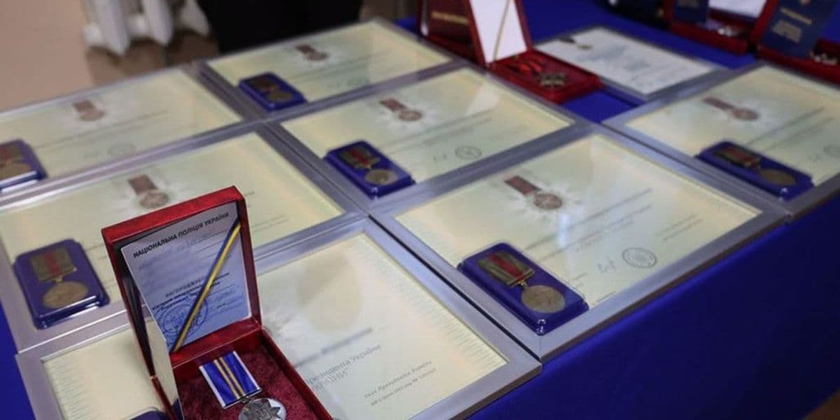 Поліціянтів Донеччини відзначили за службу на передовій і під обстрілами (фото, відео)