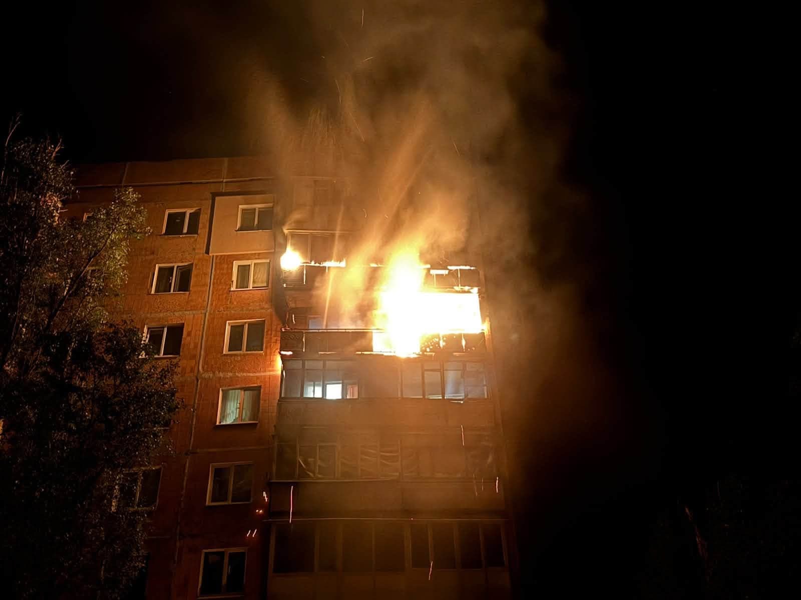 Удари по НДІ, АЗС й автобусу: внаслідок атак на Слов'янськ загинув чоловік, ще 3 цивільних поранені (фото)