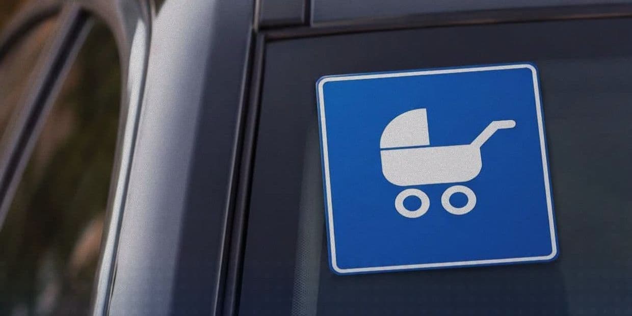 В Україні з'являться спеціальні паркомісця для авто з дітьми до 3 років