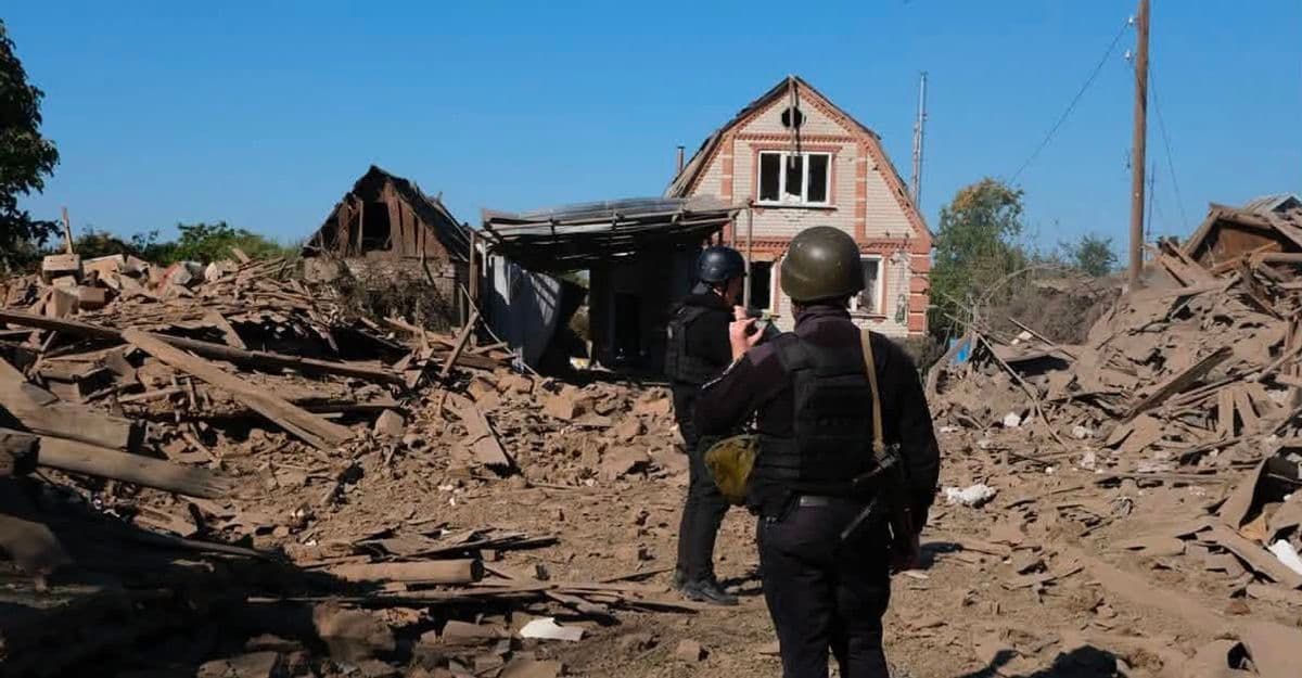 Поліція показала наслідки удару російським "Смерчем" по Слов’янську (відео)