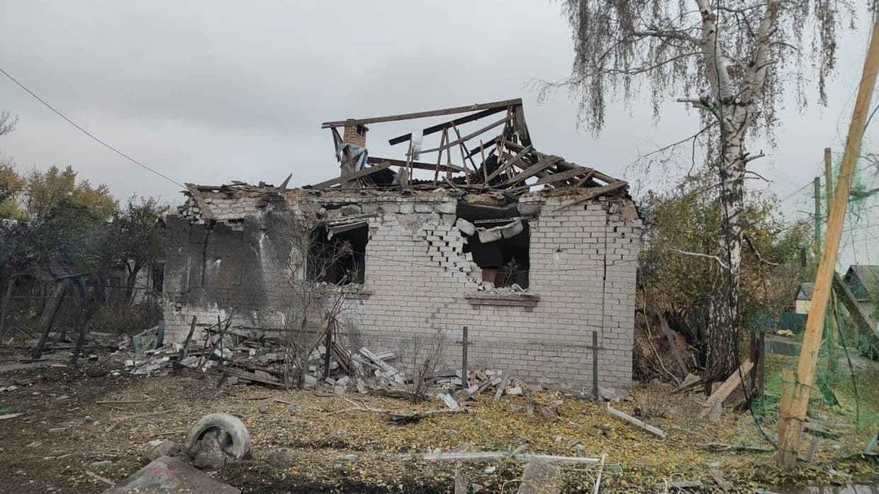 Минулої доби росіяни 29 разів обстріляли населені пункти Донеччини: які наслідки