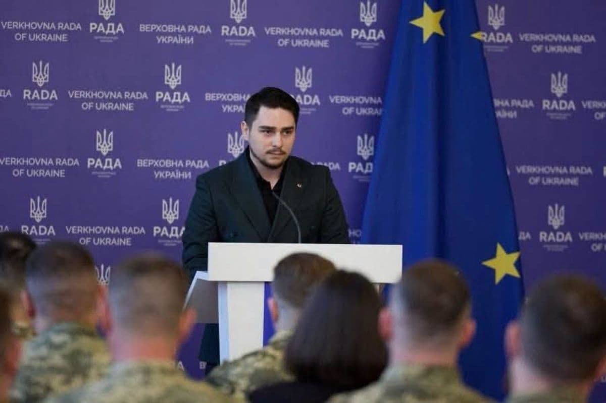 Роман Білоус з Луганщини отримав Премію ВРУ за внесок у розвиток парламентаризму та місцевого самоврядування (фото)