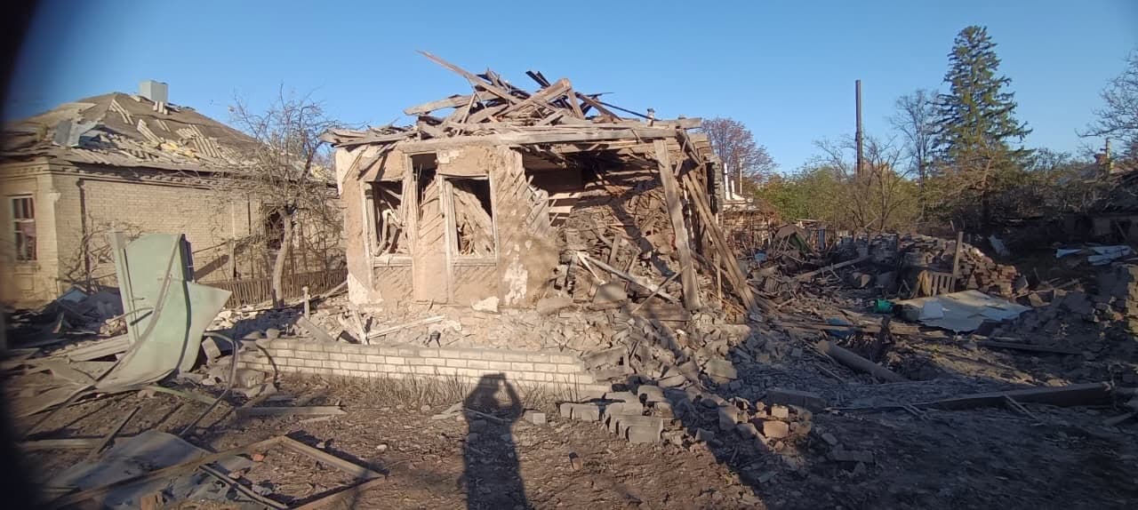 Унаслідок ударів по Слов'янську 1 людина загинула та 4 були поранені, згоріли ще
