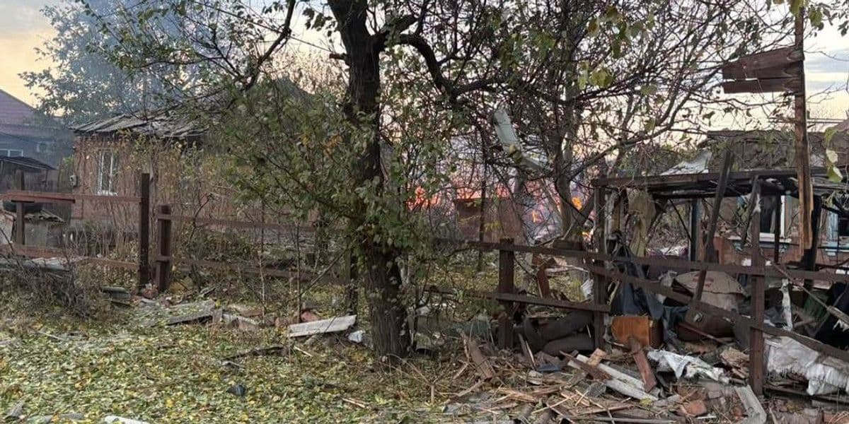 Російські обстріли Донеччини спричинили руйнування ще 53 цивільних об'єктів, зокрема 36 будинків (фото)