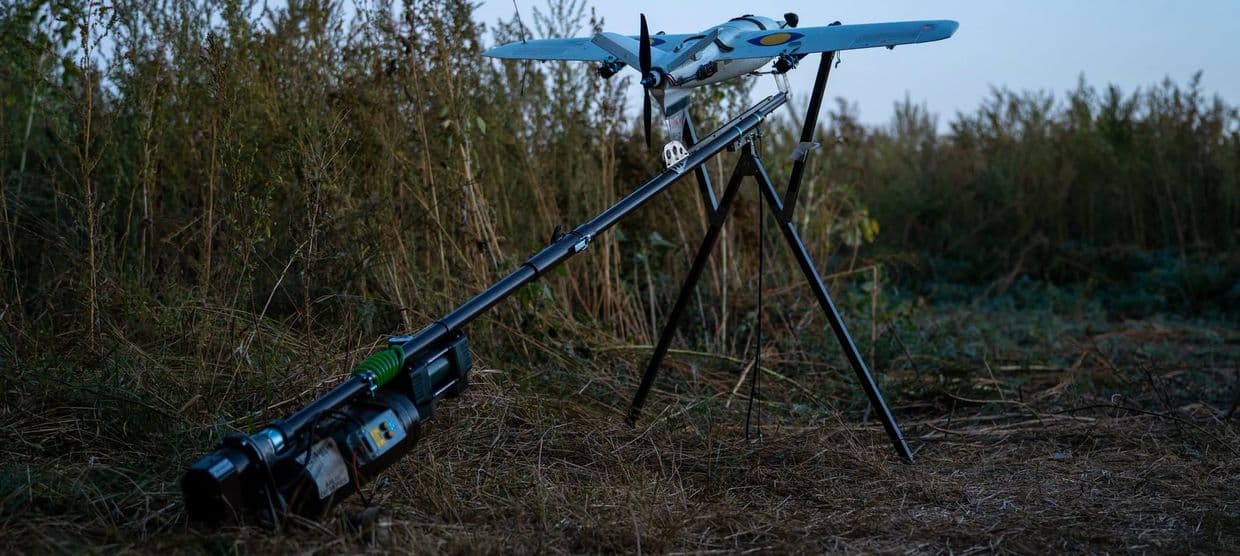 Луганські прикордонники цілодобово полюють на ворожі "крила" на Лиманському напрямку (фото)