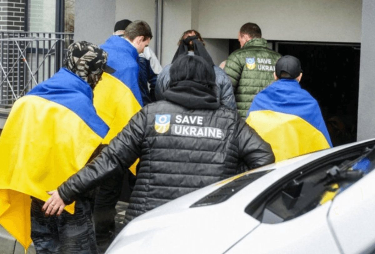 <em>Save Ukraine допомагає безкоштовно виїхати з тимчасово окупованих територій. Фото: Save Ukraine</em>