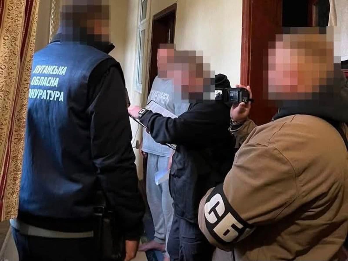 <em>СБУ затримала посадовців транспортного підприємства з Луганщини, яке незаконно бронювало від мобілізації фіктивних "водіїв". Фото: СБУ</em>
