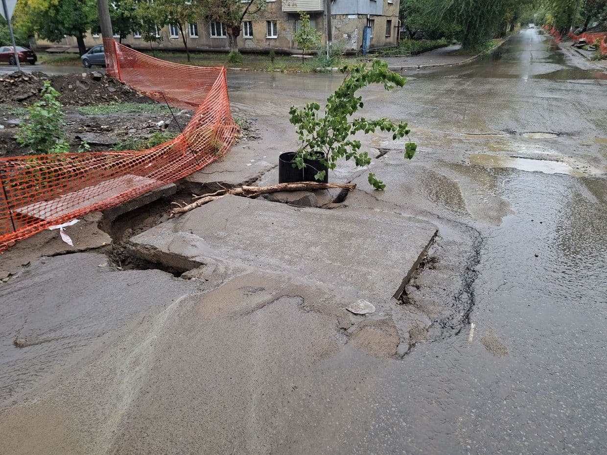В окупованому Алчевську. Фото з відкритих джерел