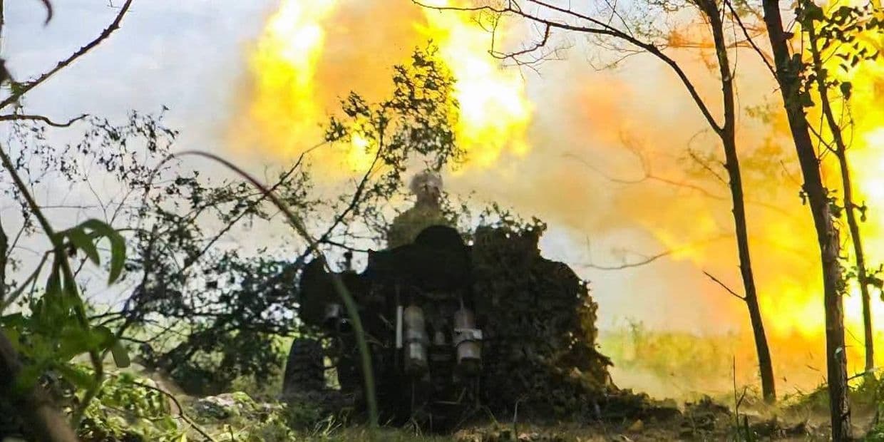 Стріляє гармата. Фото: 104 ОБр ТрО