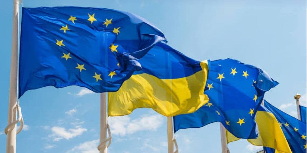 Прапори ЄС й України. Фото з телеграм-каналу прем'єр-міністра України