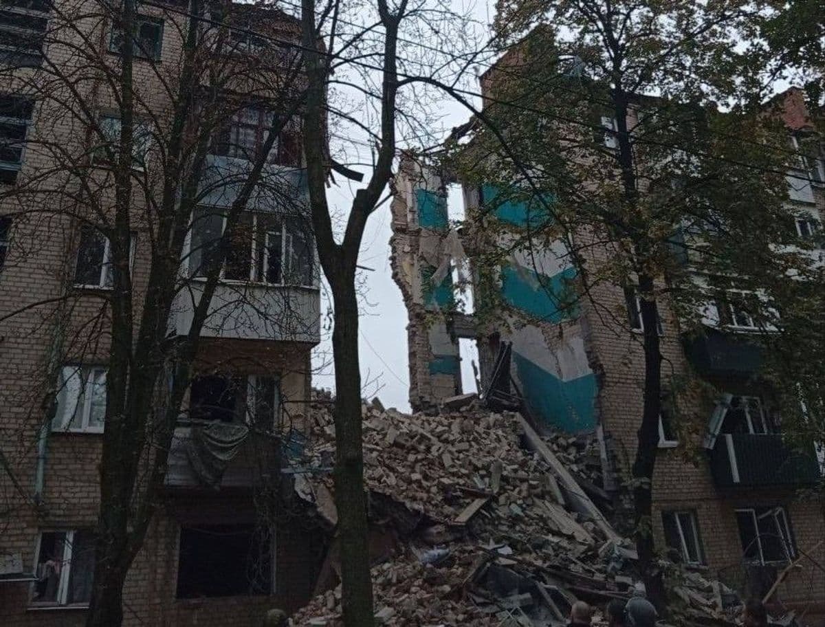 У Слов'янську збільшилася кількість поранених: пошуково-рятувальні роботи тривають