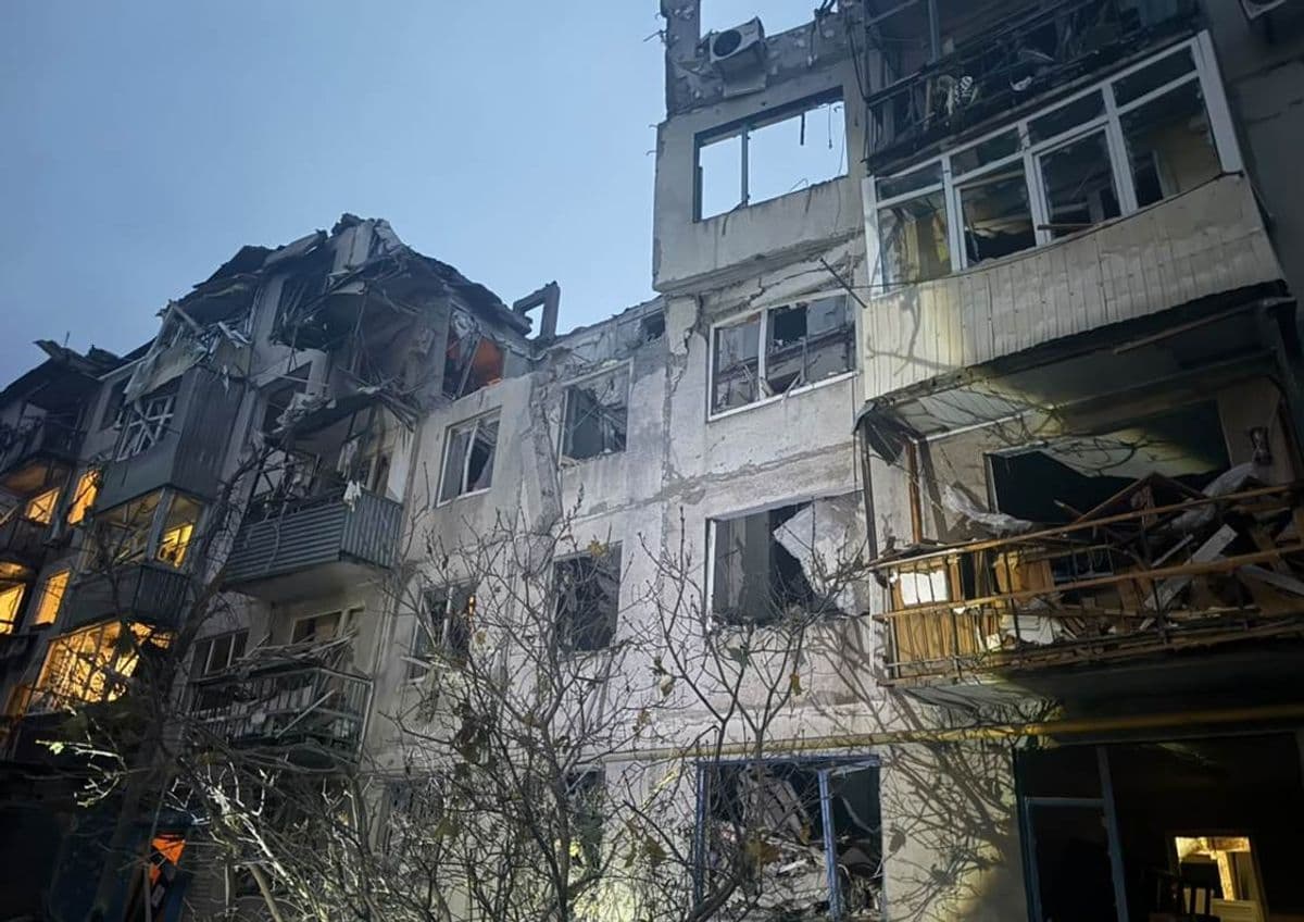 У Слов'янську дістали з-під завалі тіло загиблої людини, ще 10 містян поранені (фото)