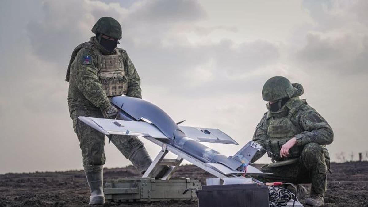 <em>Окупанти з дроном. Фото з відкритих джерел</em>