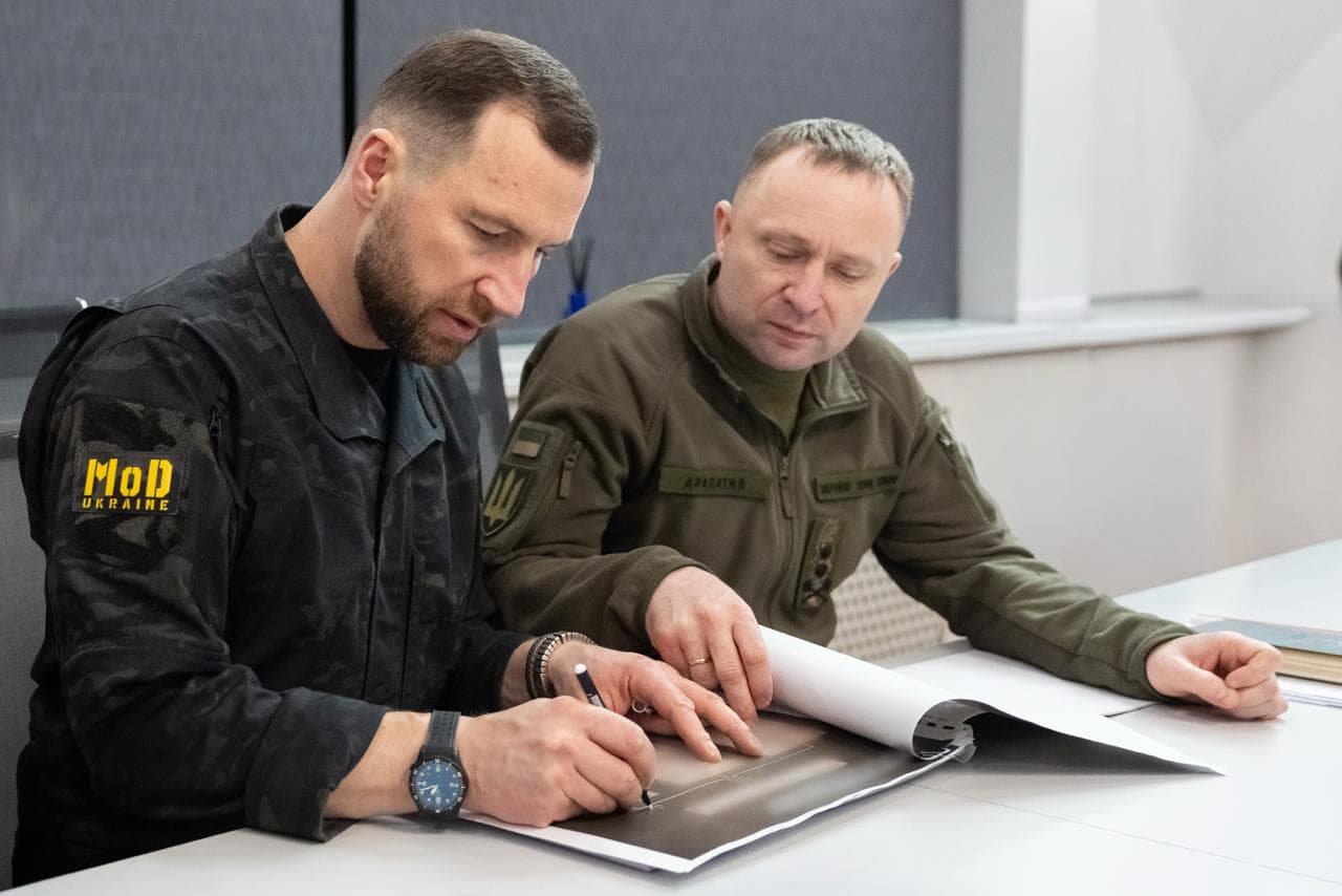 Хмара та Драпатий визначили пріоритетами посилення системи оборони, забезпечення війська та нарощування виробництва української зброї.