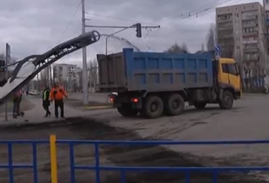 В Северодонецке начали ремонтировать центральные дороги (видео)