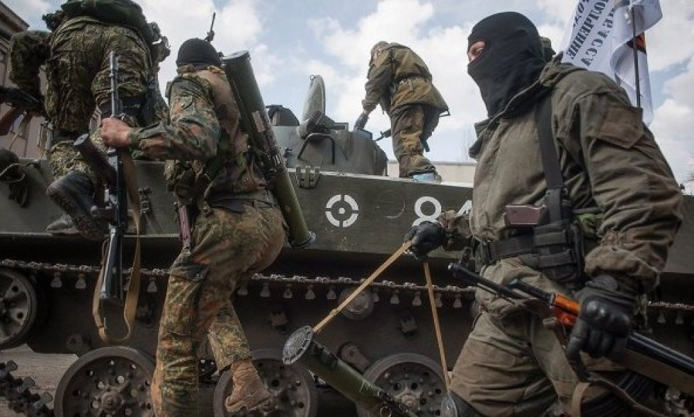 В ОРДЛО российско-оккупационные войска обстреливают и свои, и позиции сил ООС