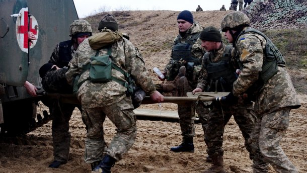 Боевики ранили двух украинских военных на Донбассе
