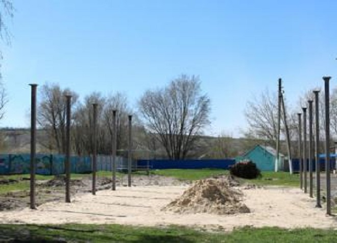 В одном из сел Сватовского района скоро появится оборудованная площадка для школьников