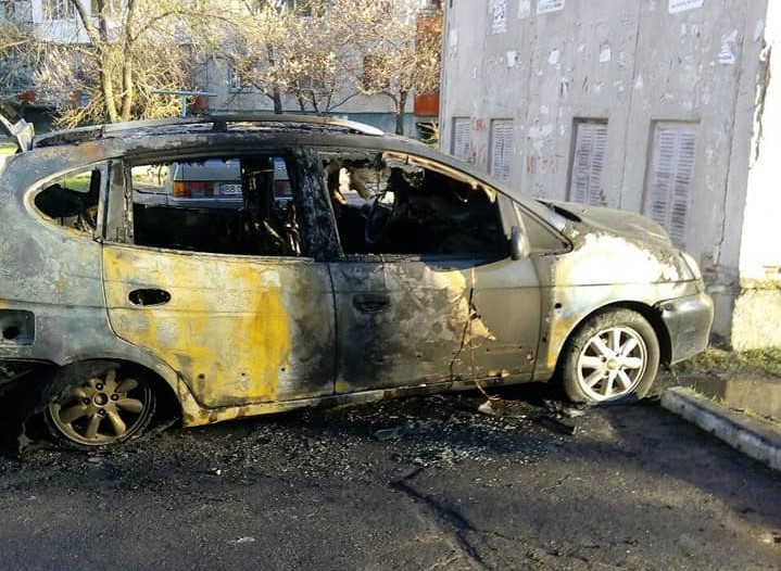 В Северодонецке ночью сгорела машина (фото)