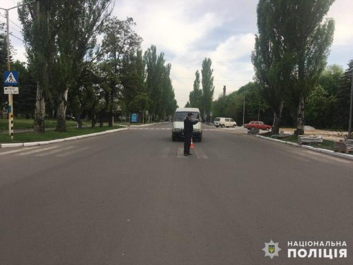 В Доброполье водитель сбил девушку, которая шла по пешеходному переходу