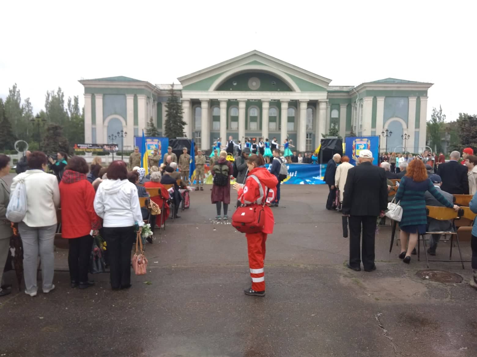 В Северодонецке под дождем прошло празднование Дня Победы (фото)