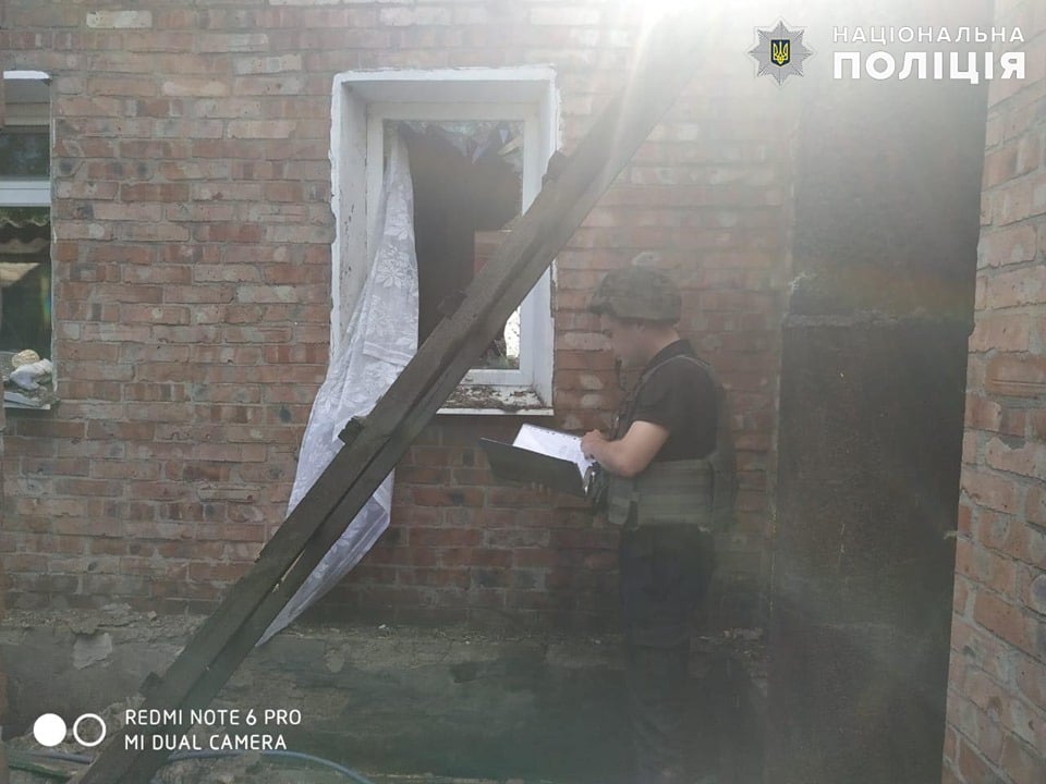 На Луганщине боевики обстреляли мирную территорию. Снаряд попал в частный дом