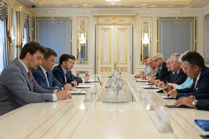 Зеленский анонсировал проведение инвестиционного форума для восстановления Донбасса