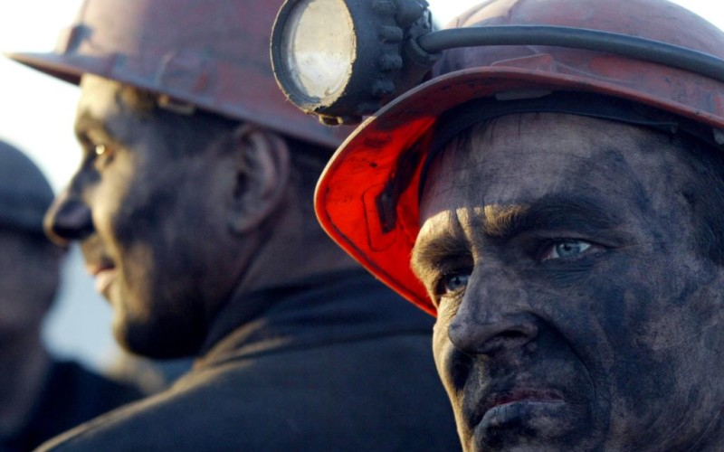 У Зеленского пообещали выплатить донецким шахтерам зарплату за апрель