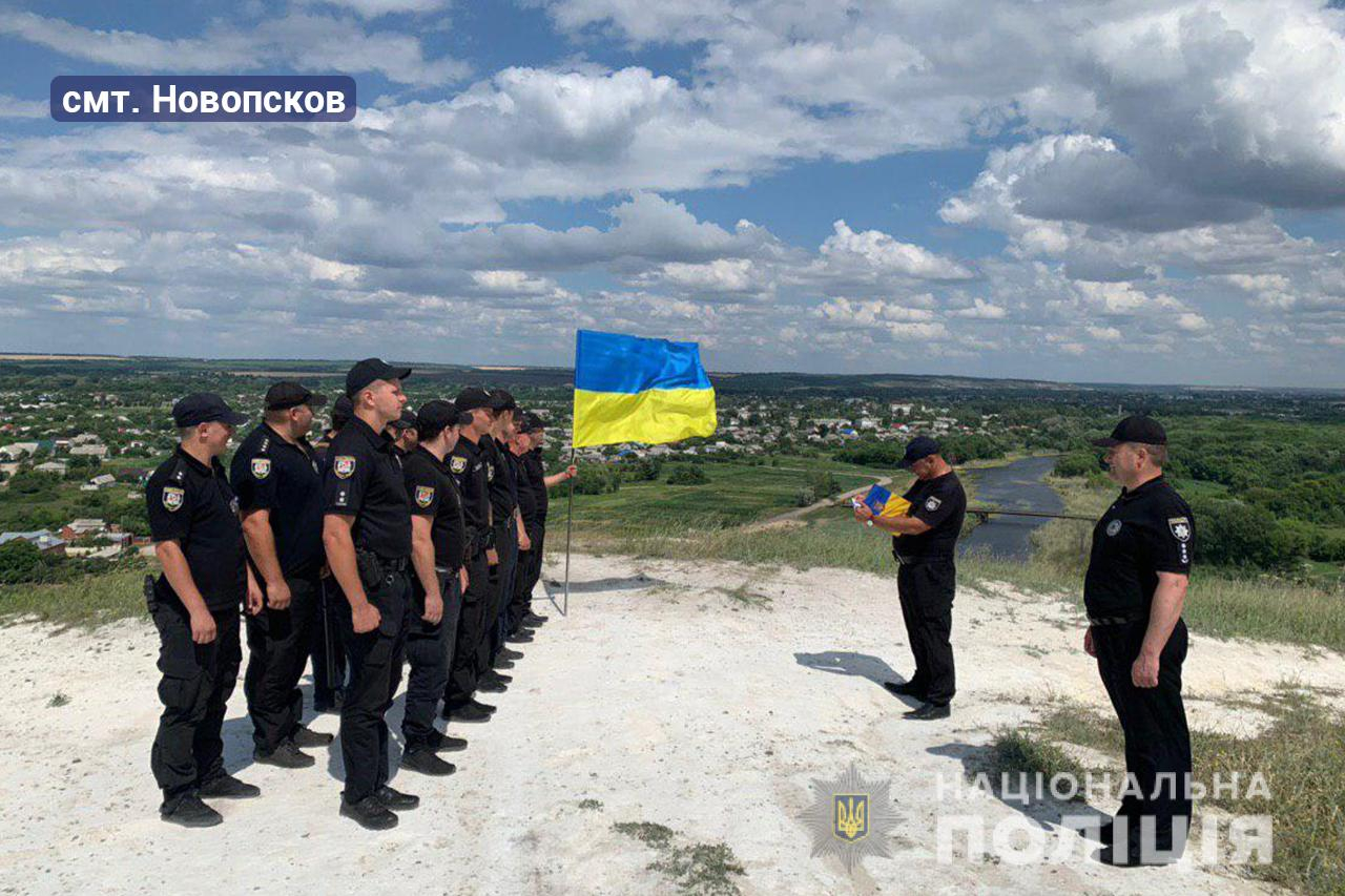 Полицейские Луганщины начали патрулировать населенные пункты в усиленном режиме (фото)