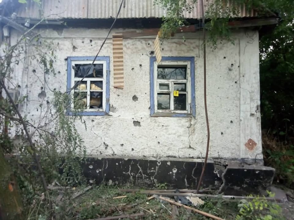 Боевики "ЛНР" обстреляли жилые дома в Катериновке. В полиции рассказали о последствиях