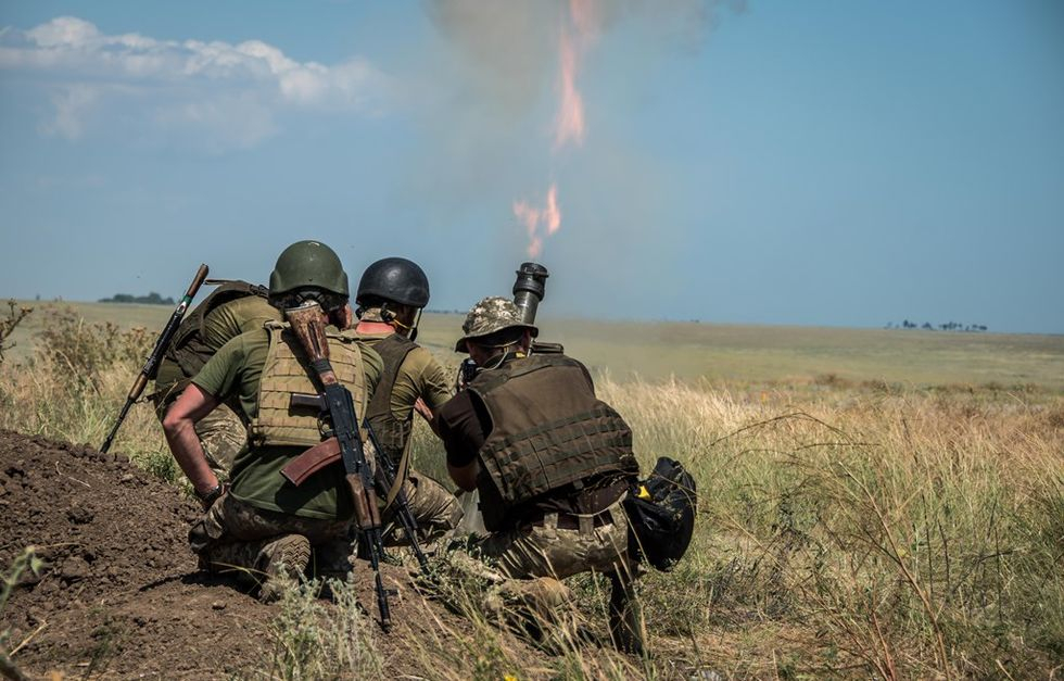 Штаб ООС: боевики обстреляли позиции ВСУ из запрещенной артиллерии