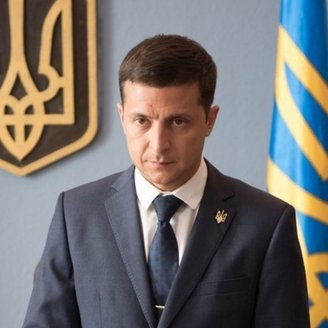 Зеленский приказал усилить активность военных на Донбассе