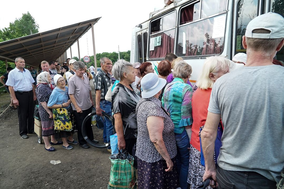 Стало известно количество смертей при пересечении блокпостов на Донбассе