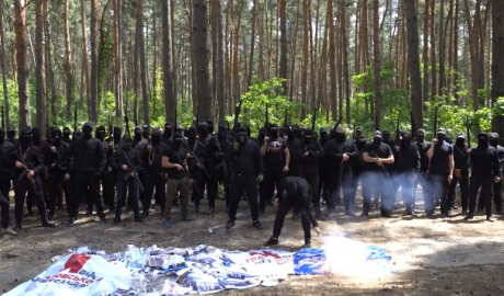 В Харькове «черные человечки» угрожают «реваншистам» больницами и моргами (видео)