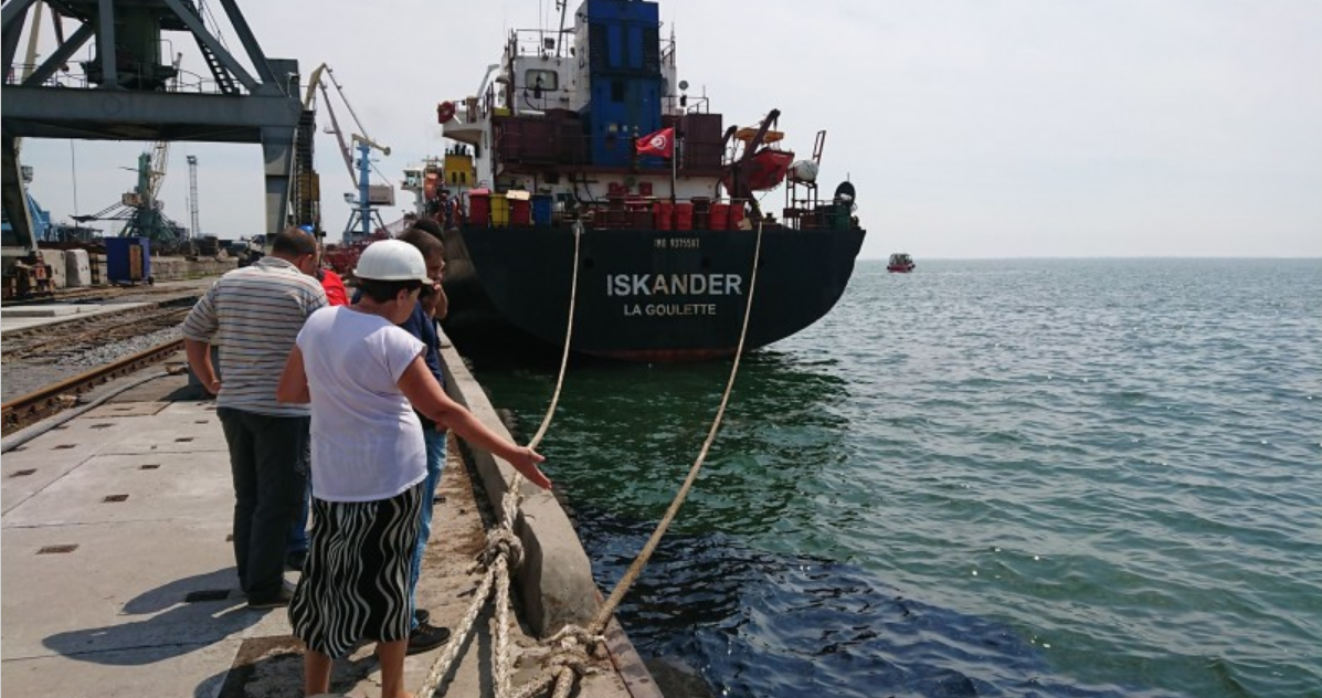 В море на украинском курорте разлилась нефть