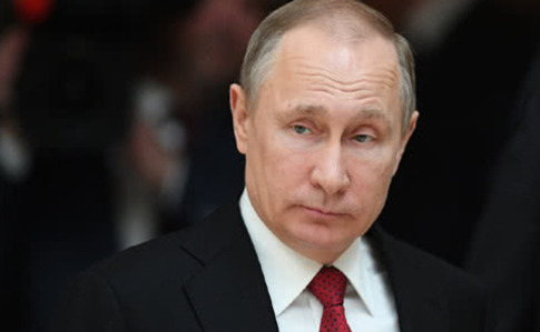 Путин рассказал, как побеседовал со своим «кумом» о Донбассе