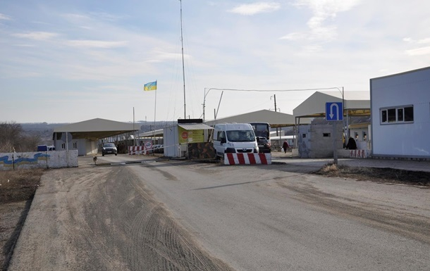 Можно будет перевозить любые товары: Кабмин утвердил новый порядок пересечения линии разграничения на Донбассе